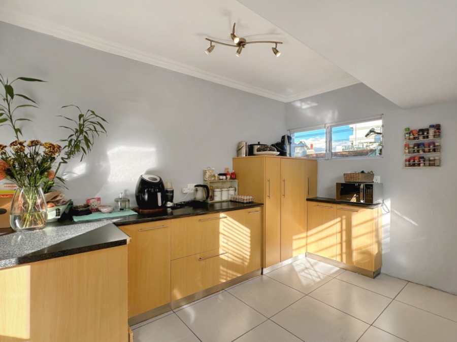 To Let 2 Bedroom Property for Rent in Tamboerskloof Western Cape